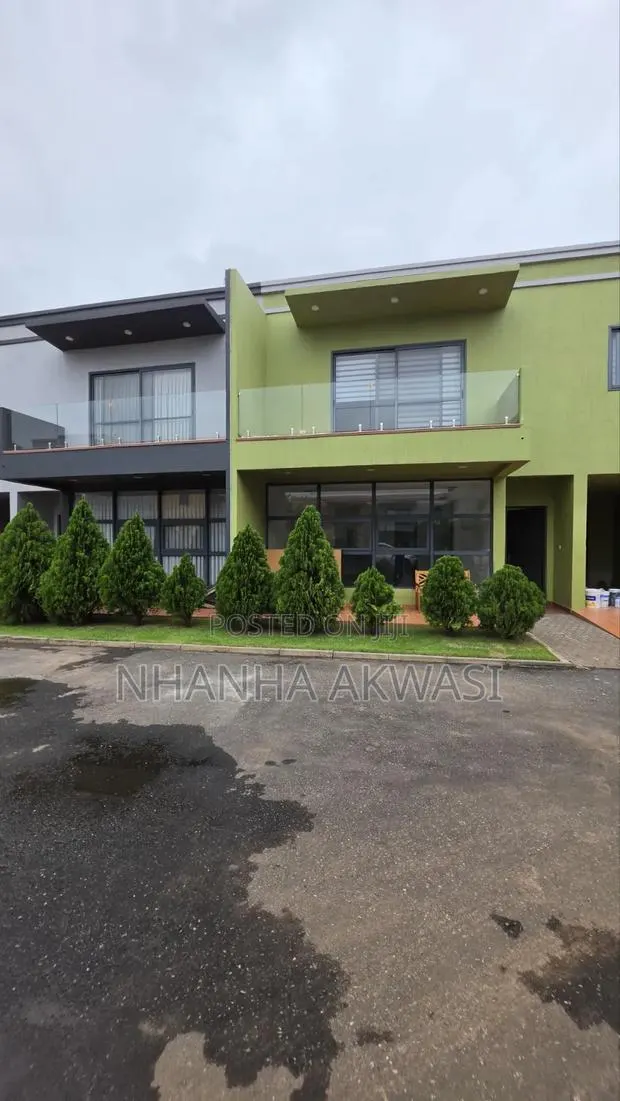 4bdrm House in Community 10, Sakumono for rent · Photo 1