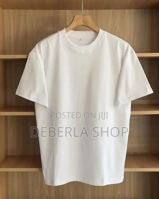 Plain Round-Neck T-Shirt · Photo 1