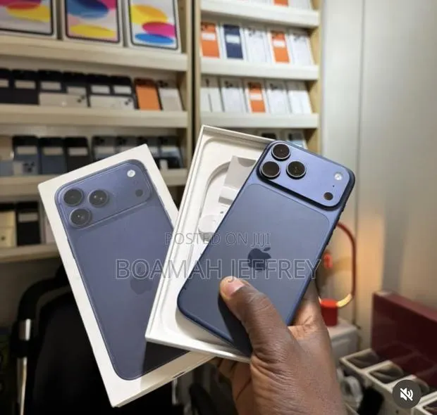 Apple iPhone 17 Pro Max 1 TB Blue · Photo 1