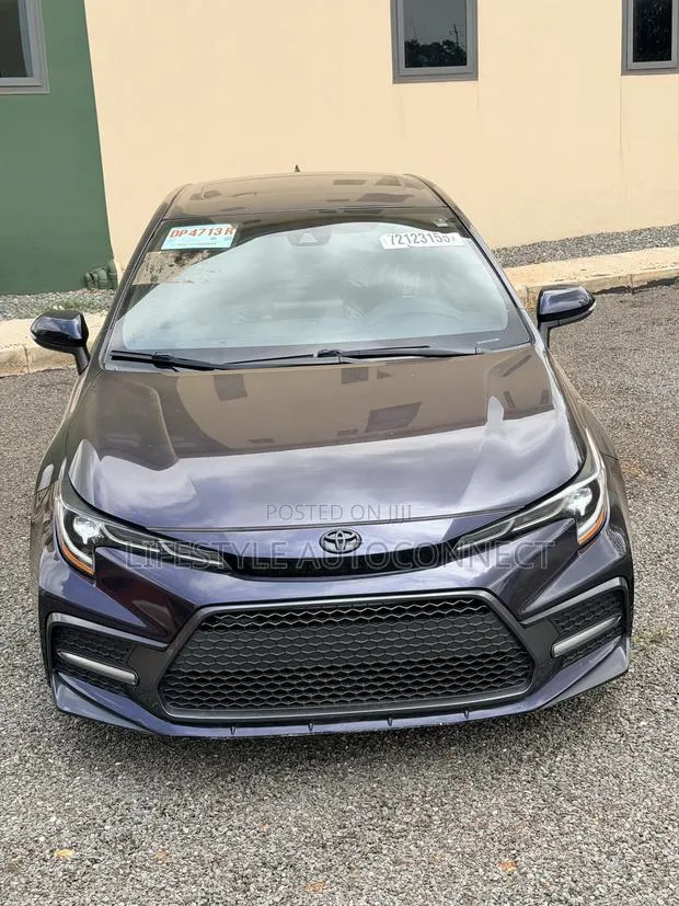 Toyota Corolla 2022 Blue · Photo 1