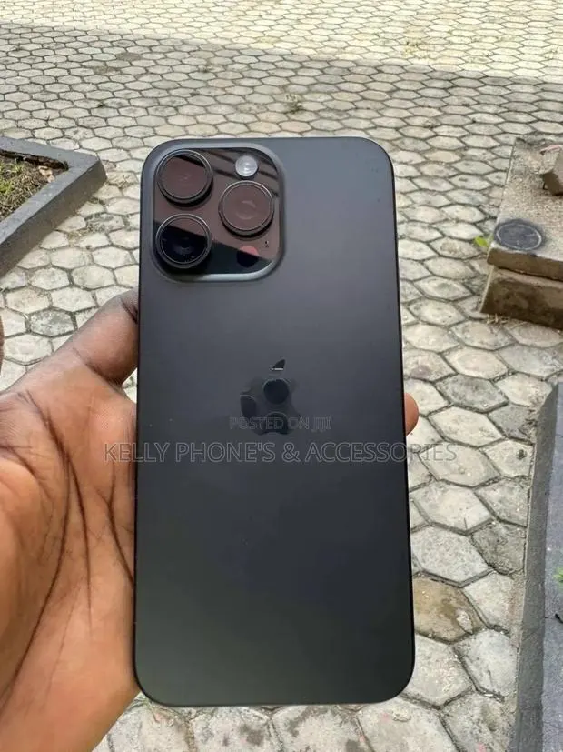 Apple iPhone 15 Pro Max 256 GB Black · Photo 1