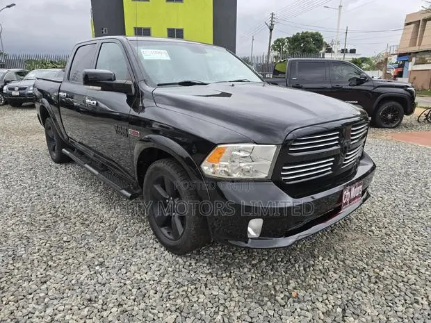 Dodge RAM 2018 Black · Photo 1