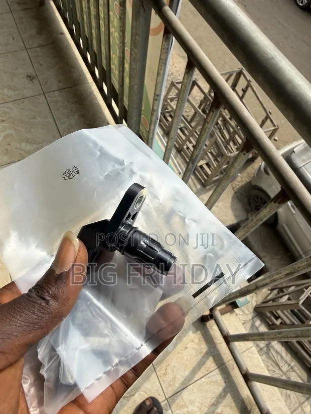 Toyota and Hyundai Gearbox Speed Sensor or Transmission Range Sensor · Photo 1