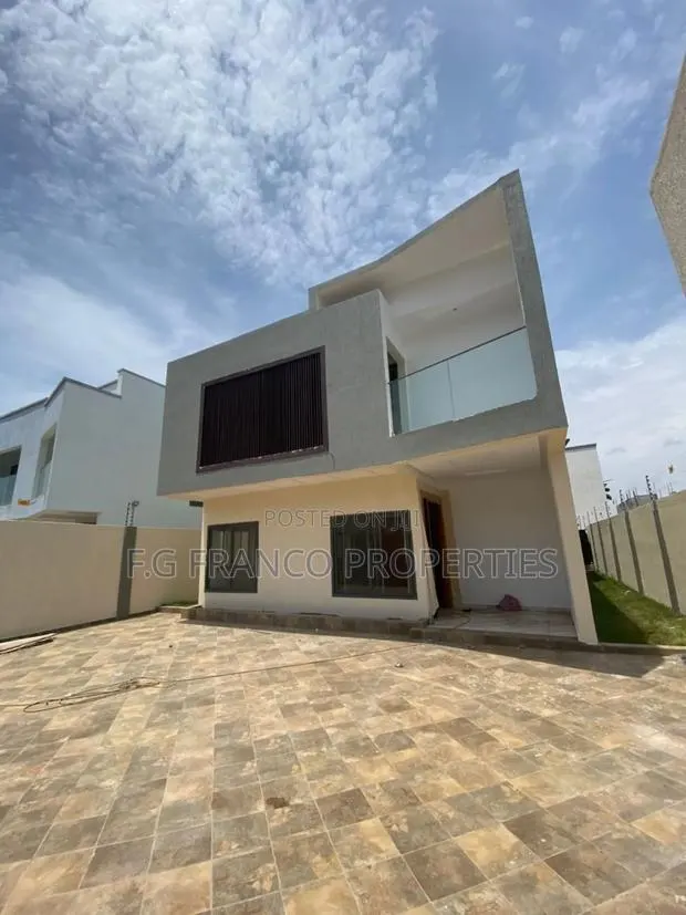 4bdrm House in K.G. Franco, Airport Residential Area for sale · Photo 1