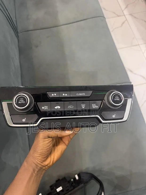 Honda CRV 79620-Tla-A41 Climate Control Panel Temperature a/C Heater · Photo 1