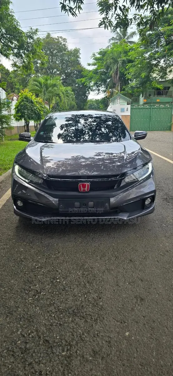 Honda Civic 2019 Gray · Photo 1