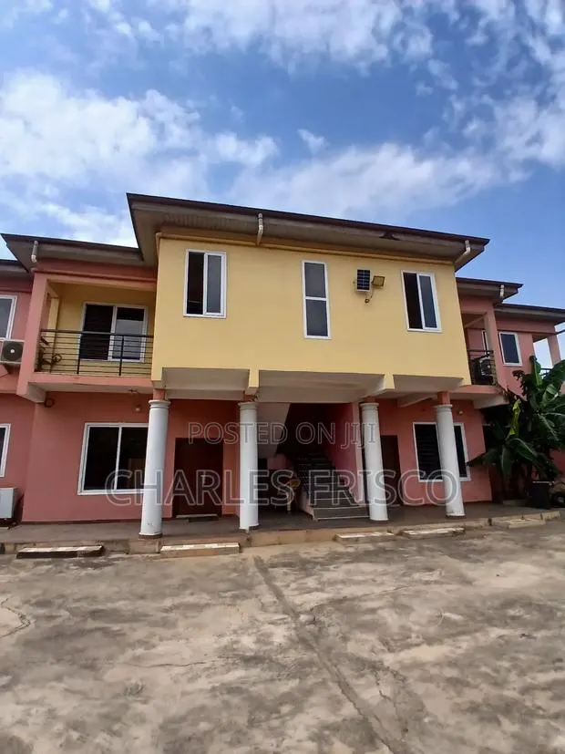 3bdrm Apartment in Madina Estate for rent · Photo 1