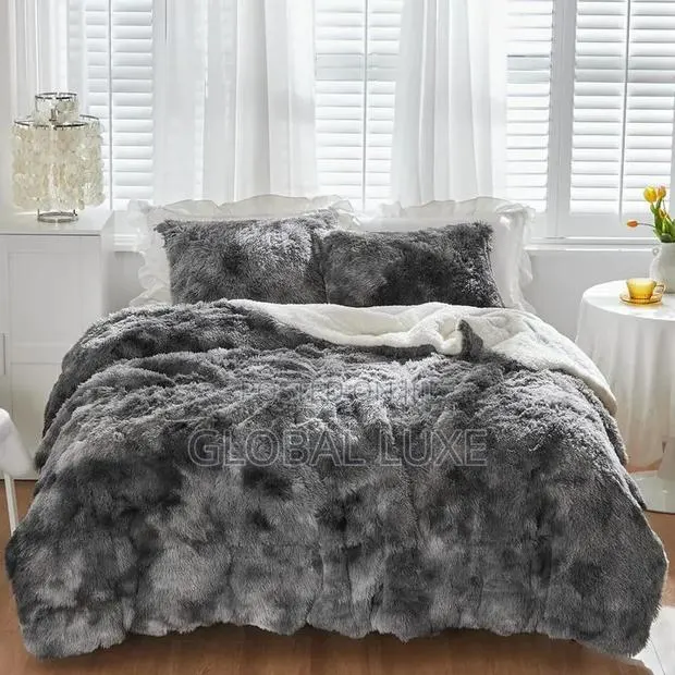 Fluffy Duvet Set – Soft, Warm & Luxurious Bedding · Photo 1
