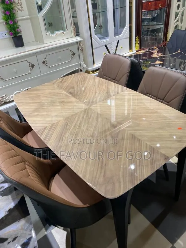Luxurious 4 Seater Marble Dining Set · Photo 1