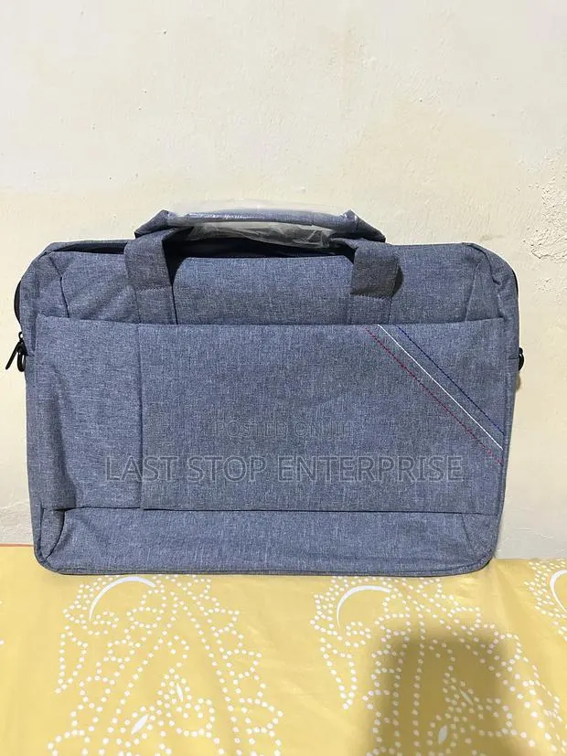 Quality and Classic 15 Inches Laptop Bag · Photo 1