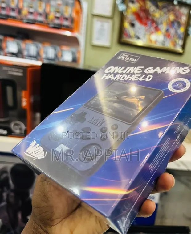 Brand New Hand Game J36 Ultra 1000+ Games · Photo 1