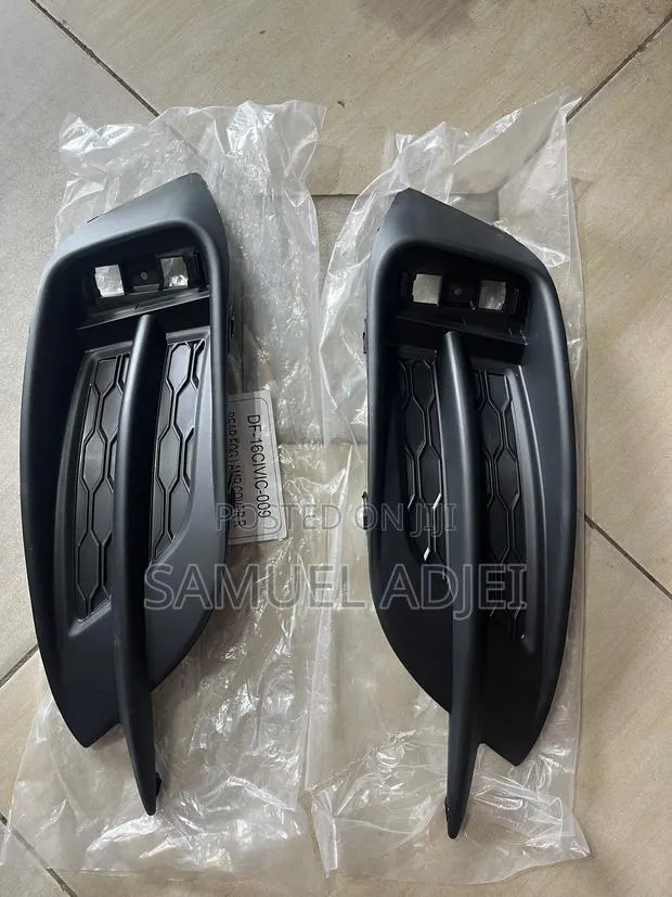 Honda Civic 2016 to 2018 Back Bumper Cover Pair. · Photo 1