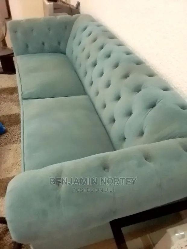 Sofa Cleaning · Photo 1