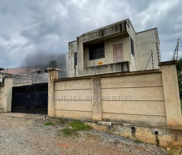 4bdrm Duplex in Anaji, Takoradi for sale · Photo 1