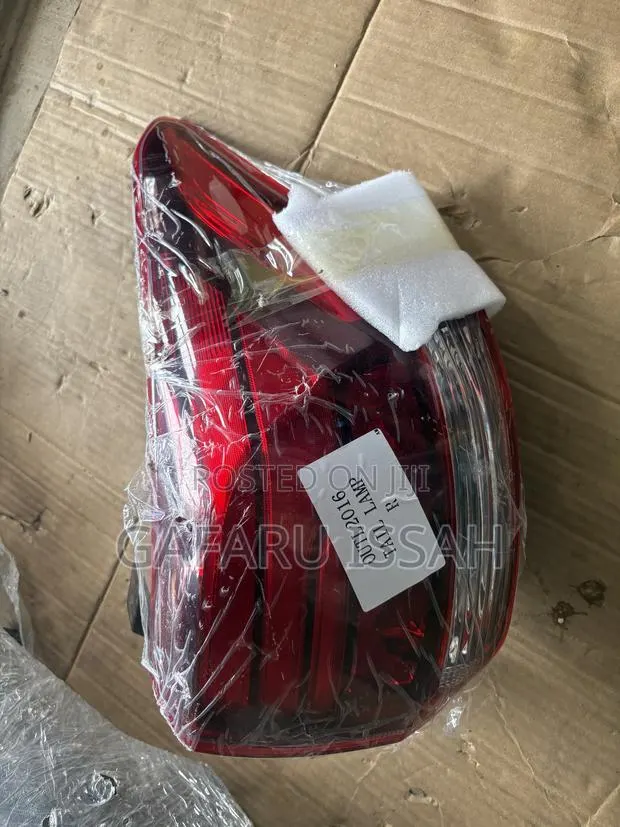 Outlander 2016-19 Tail Light Right · Photo 1