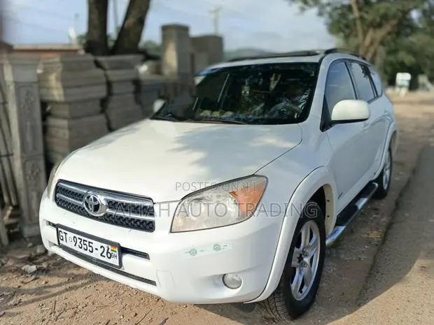 Toyota RAV4 2012 White · Photo 1
