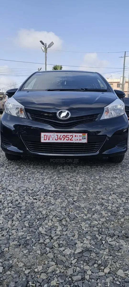 Toyota Vitz 2013 Black · Photo 1