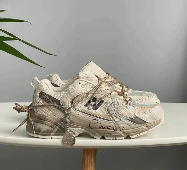 New Balance 530 Custom · Photo 1