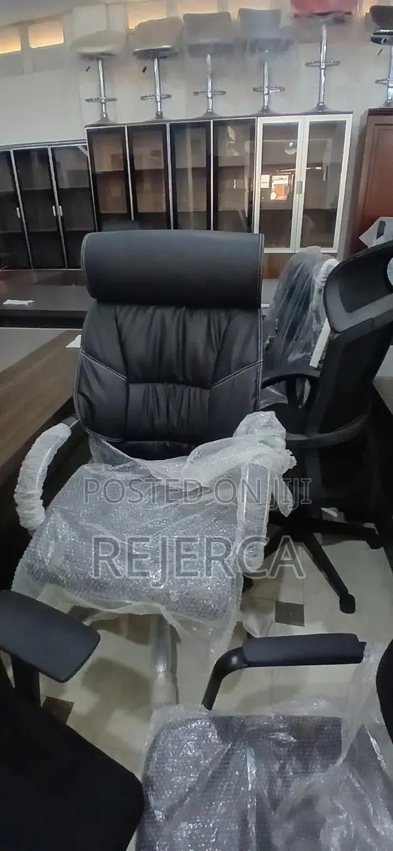 Office Swivel Chair · Photo 1