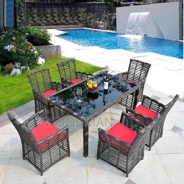Outdoor/ Indoor Dinning Set · Photo 1