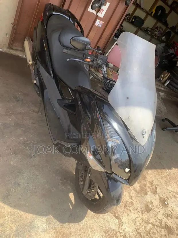 Yamaha 2021 Blue · Photo 1
