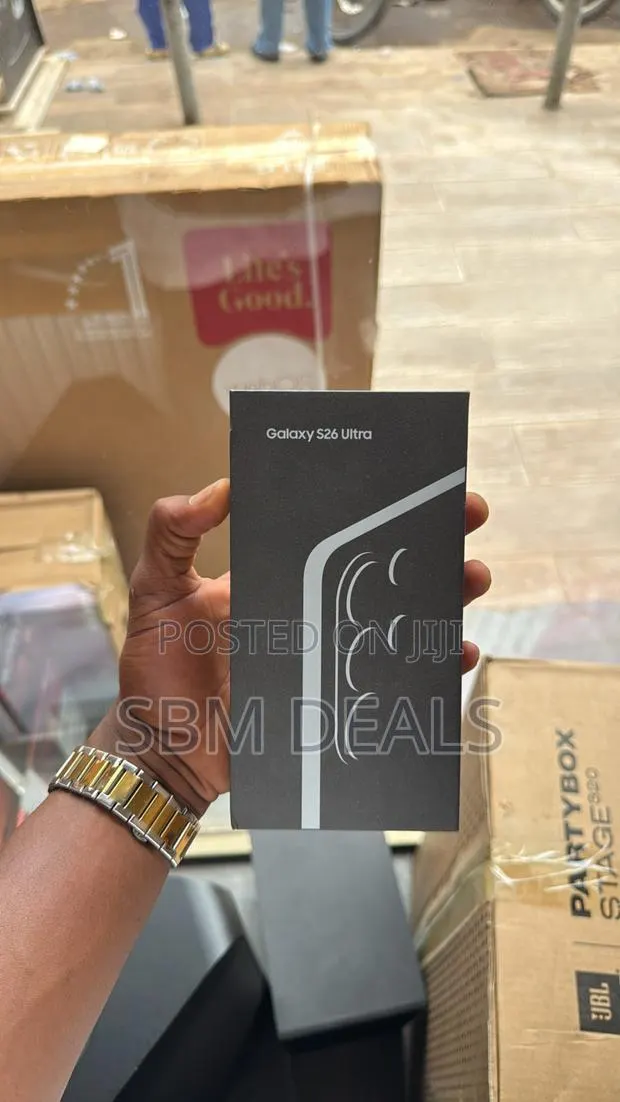 New Samsung Galaxy S26 Ultra 5G 256 GB Gold · Photo 1