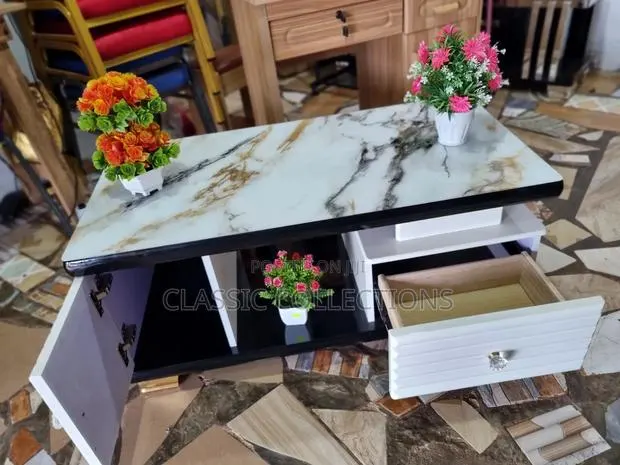 Center Table · Photo 2
