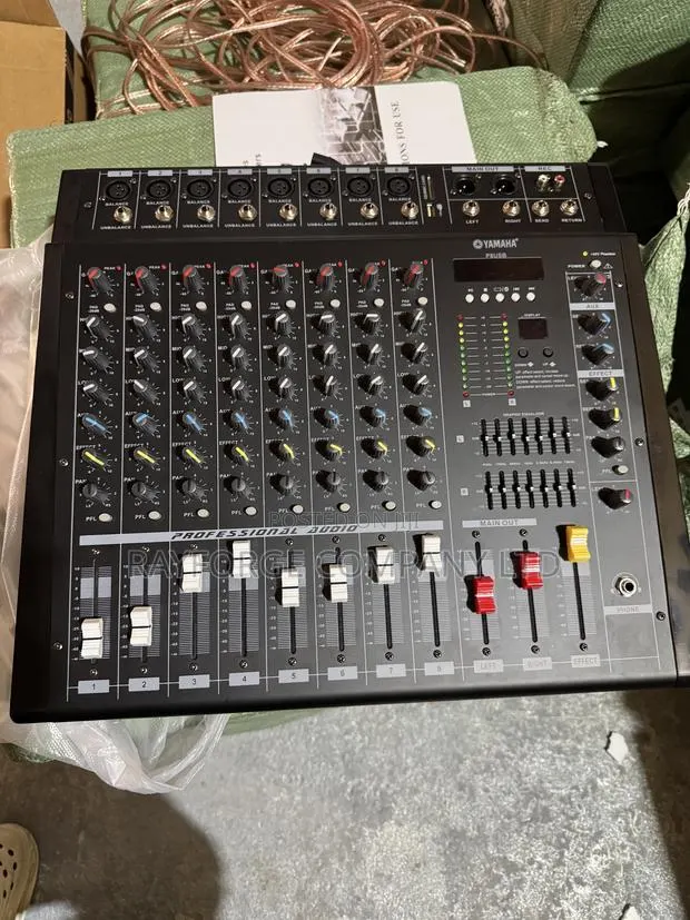 8-Channel Mixing Console · Photo 1