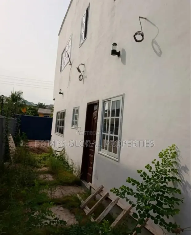 5bdrm House in Gbawe for sale · Photo 1