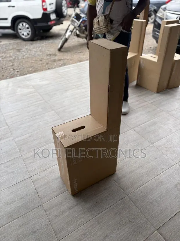 Multi Speaker Array Samsung Hw-b750f 5.1ch Soundbar With Subwoofer · Photo 1