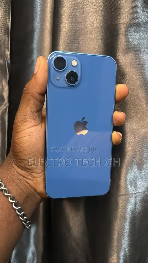 Apple iPhone 13 128 GB Blue · Photo 1