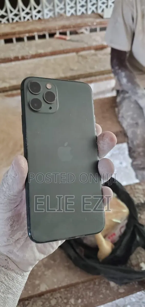 Apple iPhone 11 Pro 256 GB Green · Photo 1