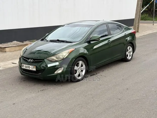 Hyundai Elantra Limited Sedan FWD (1.8L 4cyl 6A) 2013 Green · Photo 1