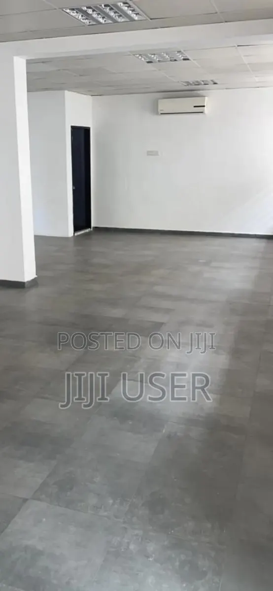 Office Space Ridge/Airport Residential Area · Photo 1