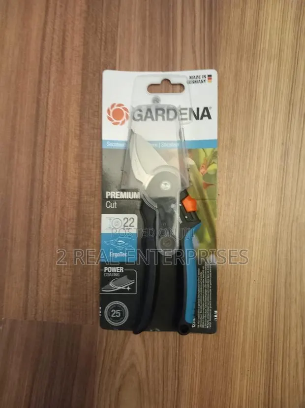 Gardena Premium Cut Bypass Secateurs (Model 8905-20) · Photo 1