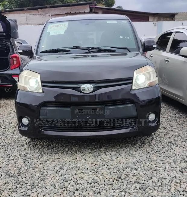 Toyota Sienta 1.5 FWD 2014 Black · Photo 1