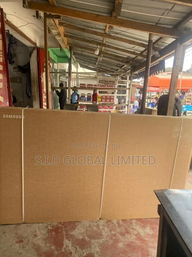 Samsung Qled Q7f 85inch 214cm Watch and Smile · Photo 1