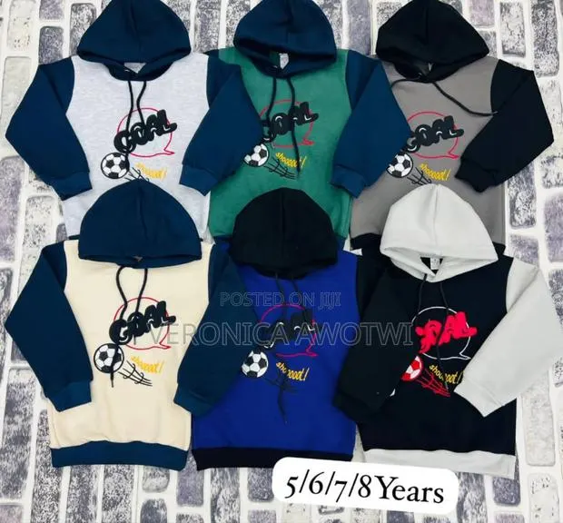 Hoodie Sweater · Photo 1