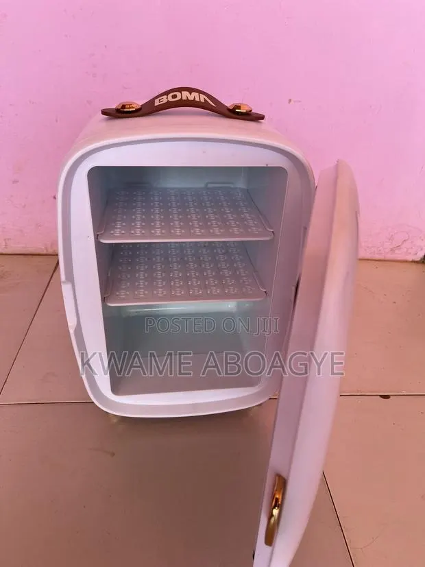 Mini Fridge · Photo 1