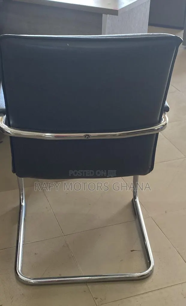 Black Leather Office Chair · Photo 1