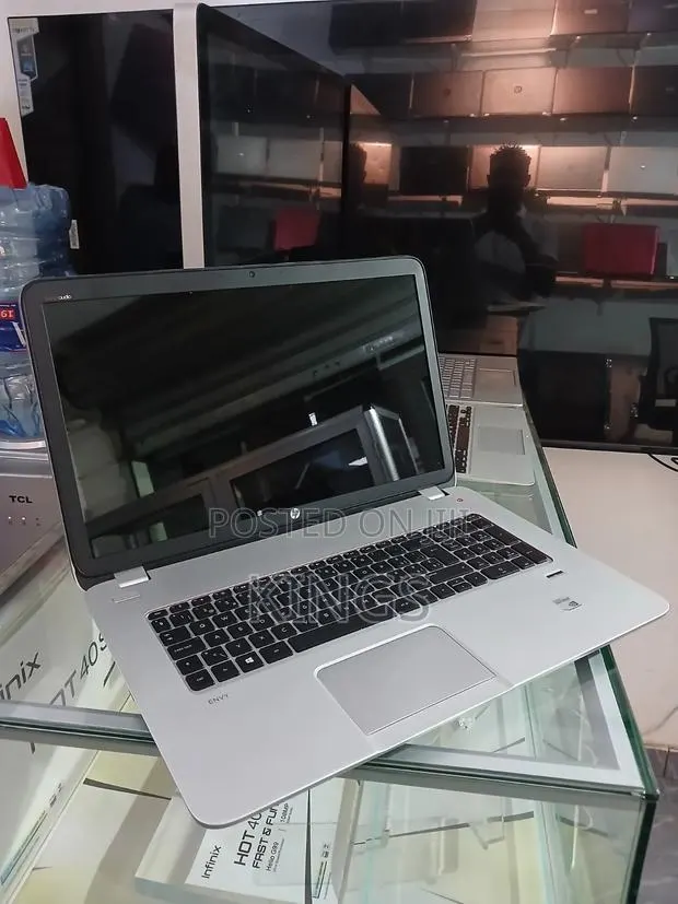 Laptop HP Envy 17 12GB Intel Core i7 HDD 1T · Photo 1
