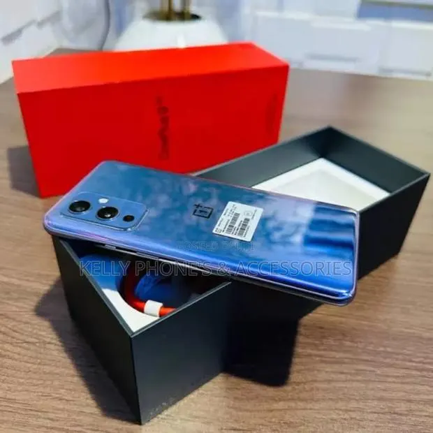 New OnePlus 9 256 GB Blue · Photo 1