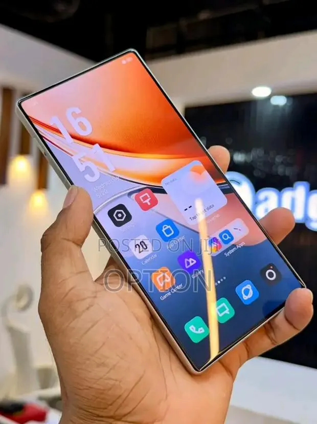 New ZTE nubia Z70S Ultra 5G 1 TB Orange · Photo 1