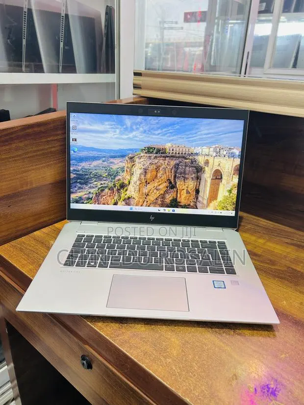 Laptop HP EliteBook 1050 G1 16GB Intel Core i7 SSD 512GB · Photo 1