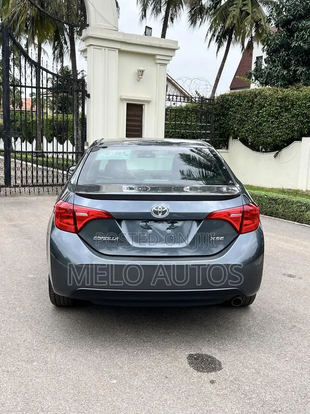 Toyota Corolla XSE (1.8L 4cyl 2A) 2019 Gray · Photo 1