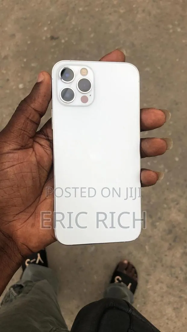 Apple iPhone 12 Pro 128 GB White · Photo 1
