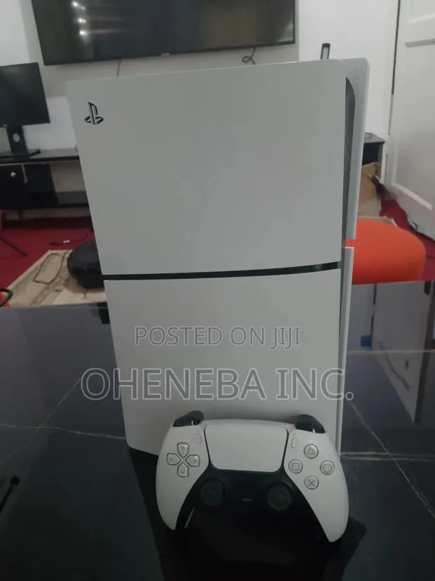 PS5 Slim Very Neat Console With FC27 and Other Games · Photo 1