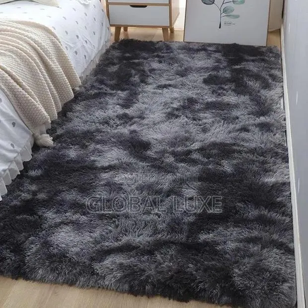 Fluffy Floor Carpet – Soft & Luxurious Rug · Photo 1