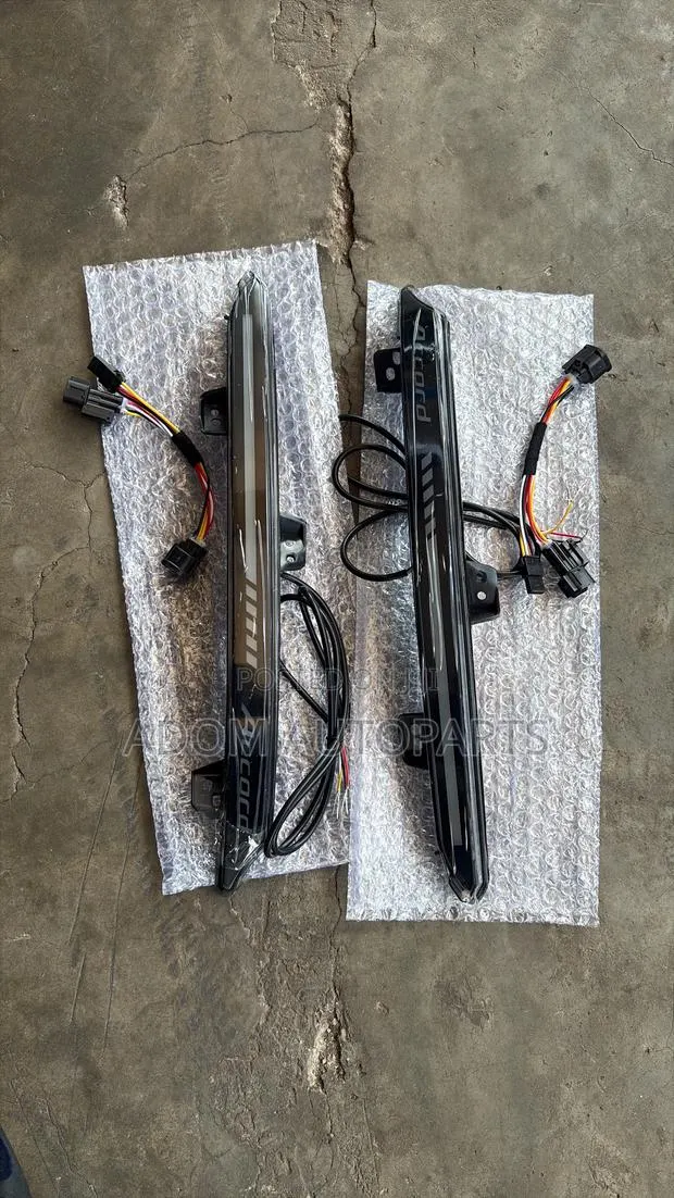 Honda Accord Rear Bumper Reflector Led 2018 2019 2020 2021 2022 · Photo 1