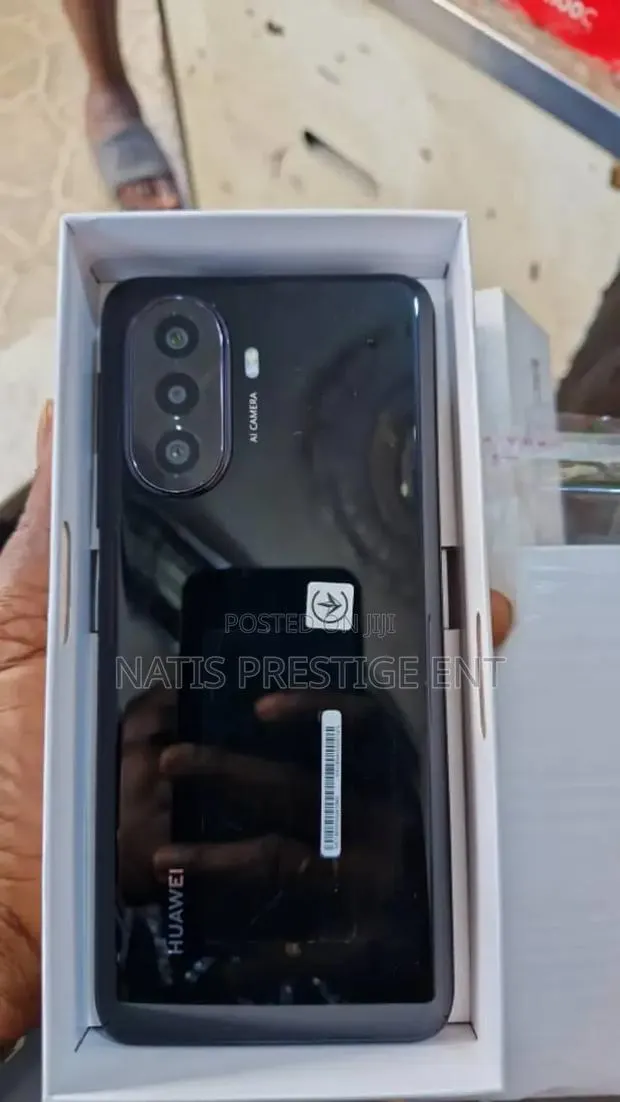 New Huawei Nova Y70 128 GB Black · Photo 1
